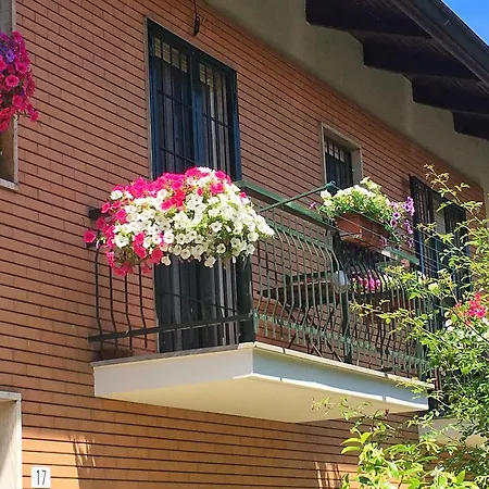 La Falconera Bed & Breakfast *